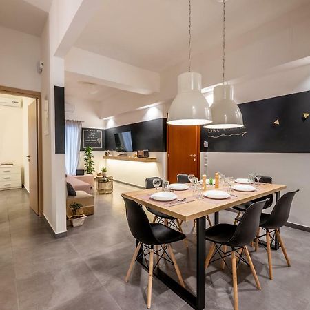 Ports Crossroad D Appartement Piraeus Buitenkant foto
